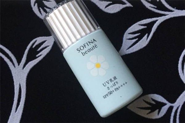 防曬霜多久補一次 防曬霜需要隨身攜帶嗎 防曬霜多久補一次 防曬霜需要隨身攜帶嗎