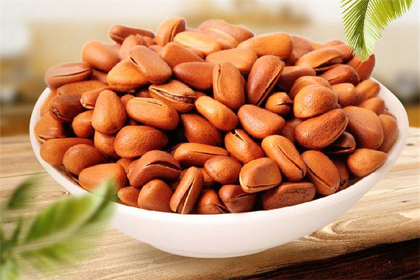 松子生的可以吃嗎 松子吃生的有什么好處 松子生的可以吃嗎 松子吃生的有什么好處