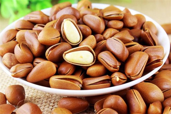 松子有點(diǎn)苦是怎么回事 松子苦了還能吃嗎 松子有點(diǎn)苦是怎么回事 松子苦了還能吃嗎