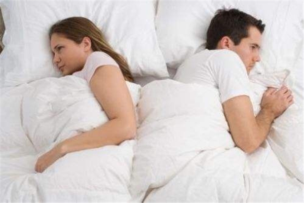 夫妻之間多久一次性生活算正常 夫妻性生活不和諧影響婚姻嗎 夫妻之間多久一次性生活算正常 夫妻性生活不和諧影響婚姻嗎