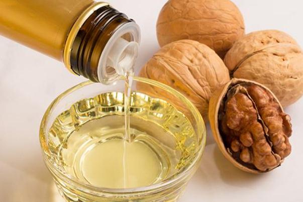 核桃可以榨油嗎 核桃榨油一斤出幾兩油 核桃可以榨油嗎 核桃榨油一斤出幾兩油
