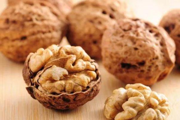 核桃能放多長時間 核桃肉放久了會怎么樣 核桃能放多長時間 核桃肉放久了會怎么樣