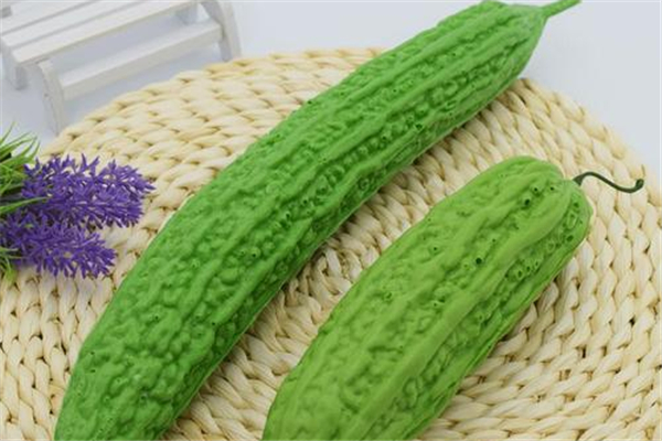 苦瓜怎么吃減肥 苦瓜減肥有效果嗎 苦瓜怎么吃減肥 苦瓜減肥有效果嗎