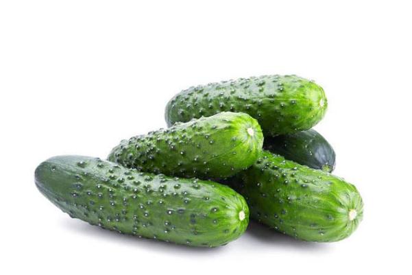 黃瓜要不要削皮 黃瓜削皮好還是不削皮好 黃瓜要不要削皮 黃瓜削皮好還是不削皮好