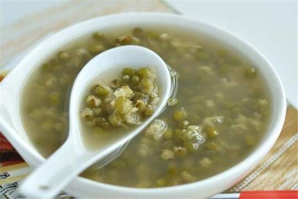 綠豆湯為什么煮出來是紅色的 綠豆湯為什么煮出來顏色不一樣 綠豆湯為什么煮出來是紅色的 綠豆湯為什么煮出來顏色不一樣