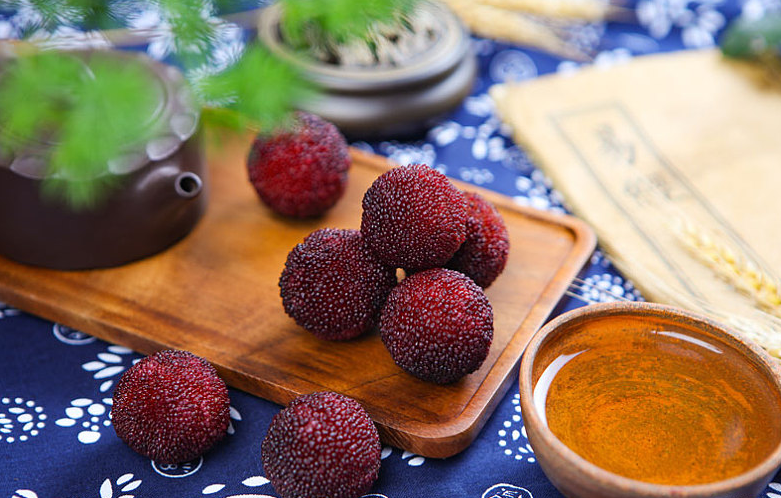 楊梅怎樣泡酒才最好喝 楊梅泡酒泡多久才能喝 楊梅怎樣泡酒才最好喝 楊梅泡酒泡多久才能喝