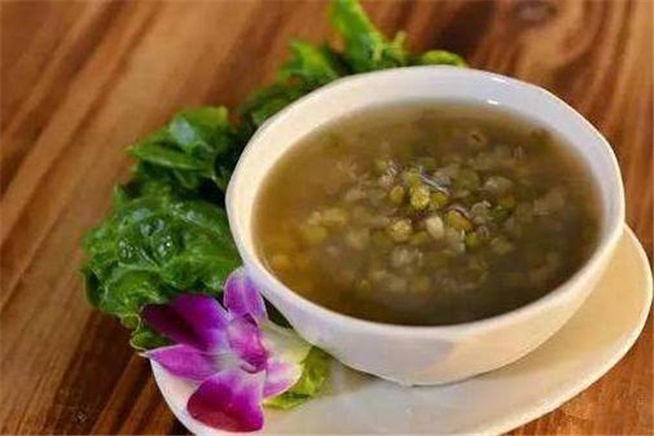 綠豆湯要提前泡綠豆嗎 綠豆湯為什么要泡綠豆 綠豆湯要提前泡綠豆嗎 綠豆湯為什么要泡綠豆