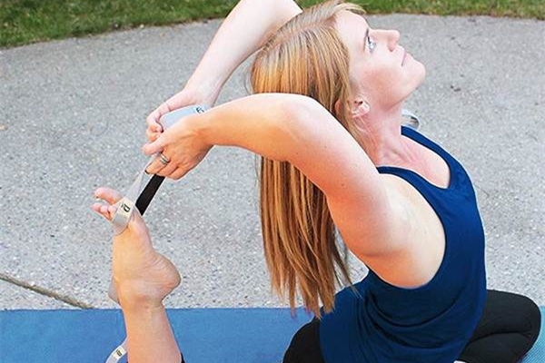 拉力帶可以改善駝背嗎 拉力帶怎么改善駝背 拉力帶可以改善駝背嗎 拉力帶怎么改善駝背