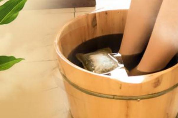 艾葉泡腳去體內(nèi)濕氣嗎 艾葉泡腳能治腳氣嗎 艾葉泡腳去體內(nèi)濕氣嗎 艾葉泡腳能治腳氣嗎