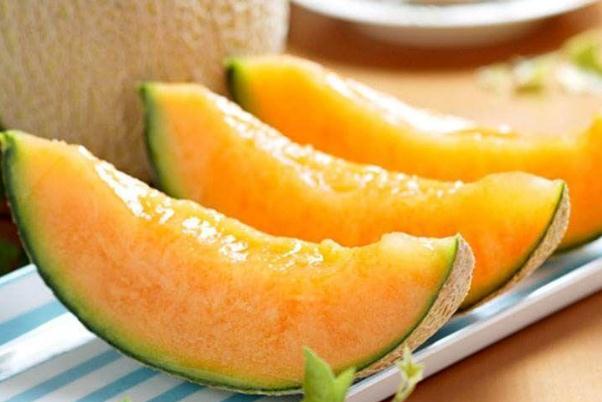 吃哈密瓜嗓子不舒服怎么回事 為什么吃哈密瓜喉嚨不舒服 吃哈密瓜嗓子不舒服怎么回事 為什么吃哈密瓜喉嚨不舒服