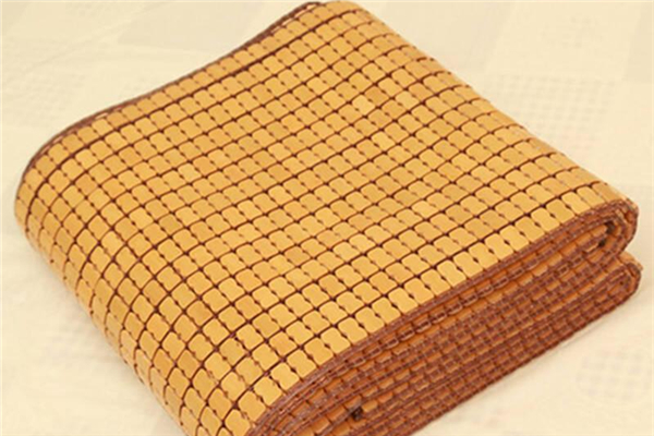 涼席有蟲(chóng)子咬人怎么辦 涼席有蟲(chóng)子怎么回事 涼席有蟲(chóng)子咬人怎么辦 涼席有蟲(chóng)子怎么回事