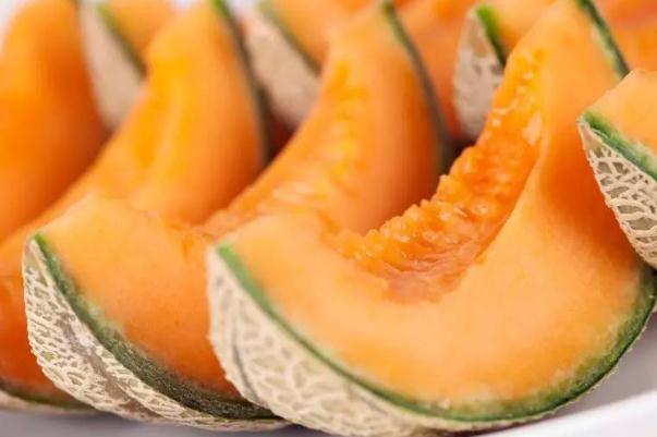 吃哈密瓜嗓子不舒服怎么回事 為什么吃哈密瓜喉嚨不舒服 吃哈密瓜嗓子不舒服怎么回事 為什么吃哈密瓜喉嚨不舒服