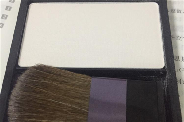 高光可以涂整個(gè)臉嗎 高光上臉為什么總結(jié)塊 高光可以涂整個(gè)臉嗎 高光上臉為什么總結(jié)塊