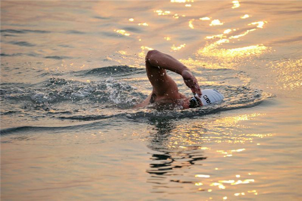 游泳游不動(dòng)是怎么回事 游泳游多少米可以達(dá)到鍛煉的目的 游泳游不動(dòng)是怎么回事 游泳游多少米可以達(dá)到鍛煉的目的