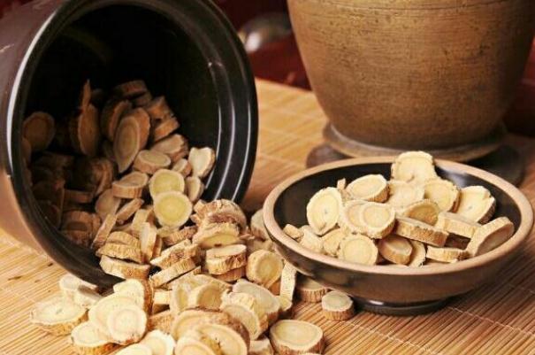 黃芪泡水能長期喝嗎 黃芪泡水喝能減肥嗎 黃芪泡水能長期喝嗎 黃芪泡水喝能減肥嗎