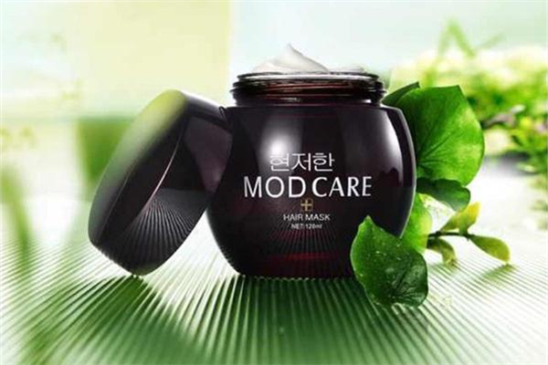 護發(fā)精油什么時候涂抹 護發(fā)精油濕發(fā)用還是干發(fā)用 護發(fā)精油什么時候涂抹 護發(fā)精油濕發(fā)用還是干發(fā)用