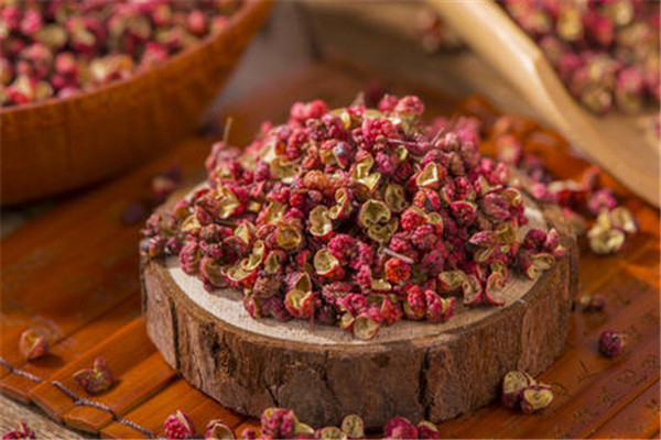 花椒泡腳會(huì)上火嗎 花椒泡腳有哪些好處 花椒泡腳會(huì)上火嗎 花椒泡腳有哪些好處