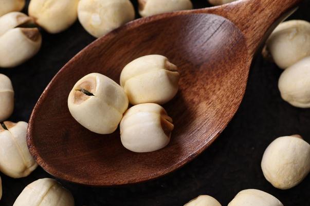 蓮子對孕婦有什么好處 孕婦吃蓮子對胎兒好嗎 蓮子對孕婦有什么好處 孕婦吃蓮子對胎兒好嗎