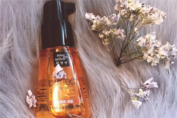 護發(fā)精油能改善發(fā)質(zhì)嗎 護發(fā)精油對脫發(fā)有用嗎 護發(fā)精油能改善發(fā)質(zhì)嗎 護發(fā)精油對脫發(fā)有用嗎