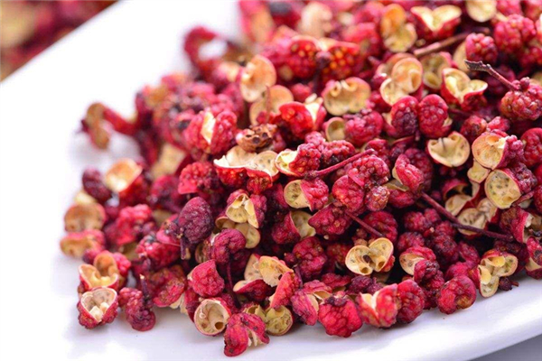 花椒可以直接嚼著吃嗎 花椒直接吃后果怎樣 花椒可以直接嚼著吃嗎 花椒直接吃后果怎樣