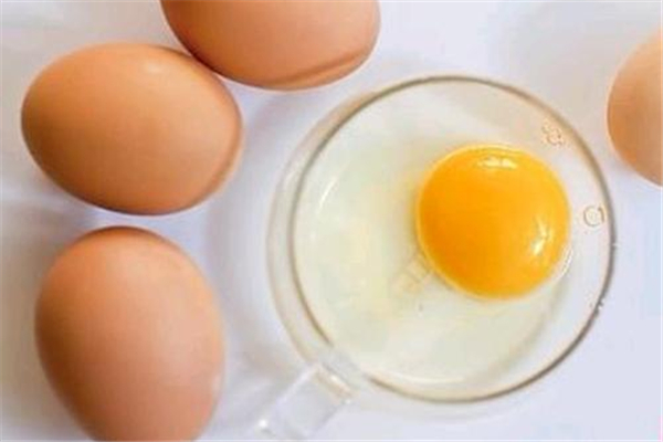 雞蛋清可以護(hù)發(fā)嗎 雞蛋清護(hù)發(fā)的正確方法 雞蛋清可以護(hù)發(fā)嗎 雞蛋清護(hù)發(fā)的正確方法