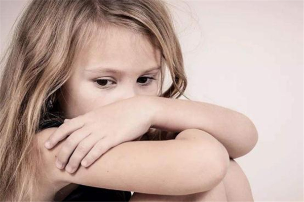 孩子不愛說話什么原因 如何解決孩子不說話 孩子不愛說話什么原因 如何解決孩子不說話