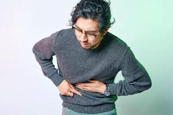 胃潰瘍疼痛規(guī)律 胃潰瘍要做手術嗎 胃潰瘍疼痛規(guī)律 胃潰瘍要做手術嗎