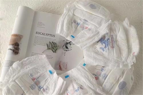 紙尿褲可以穿幾個小時 紙尿褲可以重復(fù)使用嗎 紙尿褲可以穿幾個小時 紙尿褲可以重復(fù)使用嗎