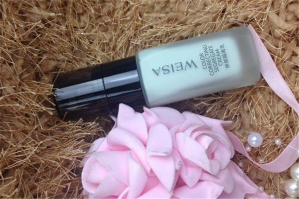 隔離霜用手還是用美妝蛋 隔離霜怎么涂才正確 隔離霜用手還是用美妝蛋 隔離霜怎么涂才正確