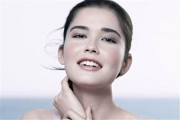 隔離霜可以防曬嗎 隔離有防曬功能還要涂防曬嗎 隔離霜可以防曬嗎 隔離有防曬功能還要涂防曬嗎