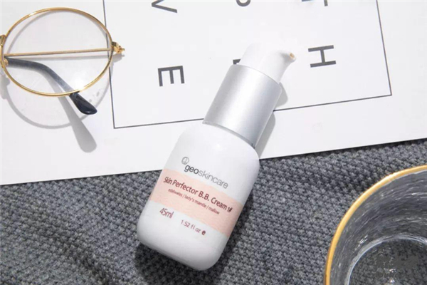 隔離霜的正確使用順序 隔離霜有什么作用 隔離霜的正確使用順序 隔離霜有什么作用