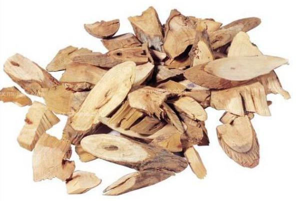 當歸的禁忌和副作用 當歸吃多了會怎么樣 當歸的禁忌和副作用 當歸吃多了會怎么樣