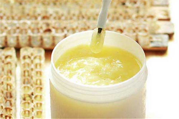 蜂王漿可以美容養(yǎng)顏嗎 蜂王漿怎么美容好 蜂王漿可以美容養(yǎng)顏嗎 蜂王漿怎么美容好