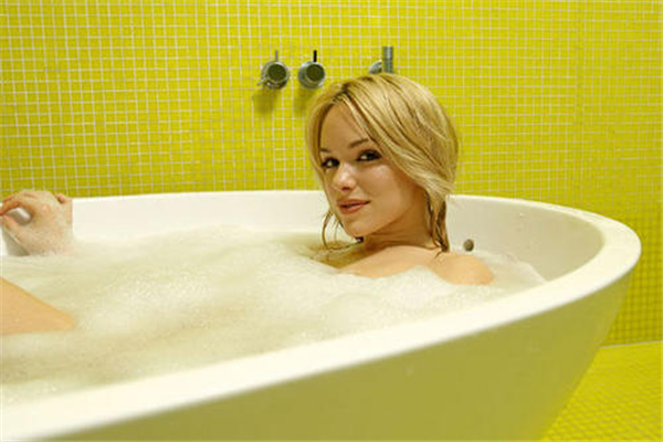 夏季泡澡的最佳時(shí)間是多久 夏季泡澡用什么中藥 夏季泡澡的最佳時(shí)間是多久 夏季泡澡用什么中藥