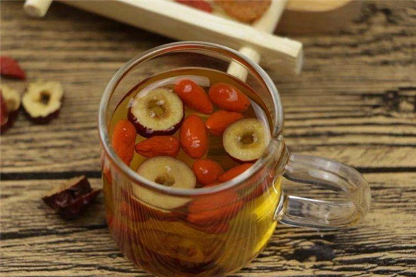 夏季什么泡水喝對身體好 夏季泡水喝什么好 夏季什么泡水喝對身體好 夏季泡水喝什么好