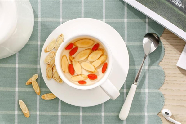 夏季什么泡水喝對身體好 夏季泡水喝什么好 夏季什么泡水喝對身體好 夏季泡水喝什么好