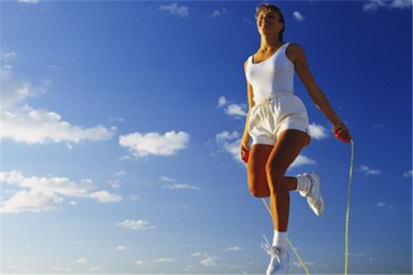 跳繩減肥瘦哪里最明顯 跳繩是有氧運(yùn)動還是無氧運(yùn)動 跳繩減肥瘦哪里最明顯 跳繩是有氧運(yùn)動還是無氧運(yùn)動