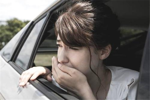 暈車吃東西好還是不吃東西好 暈車怎么鍛煉可以不暈車 暈車吃東西好還是不吃東西好 暈車怎么鍛煉可以不暈車