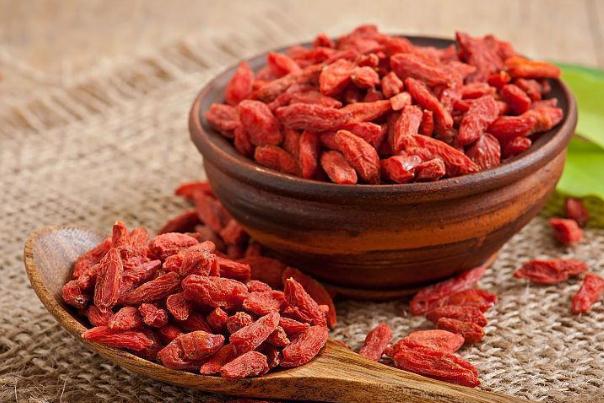 枸杞和紅棗泡水喝有什么好處 枸杞加什么最補(bǔ)腎壯陽 枸杞和紅棗泡水喝有什么好處 枸杞加什么最補(bǔ)腎壯陽