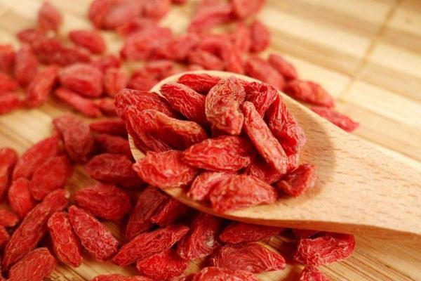 枸杞子的功效與作用 枸杞子泡水喝的功效 枸杞子的功效與作用 枸杞子泡水喝的功效