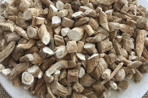 板藍(lán)根對咽炎有效果嗎 板藍(lán)根對鼻炎有效嗎 板藍(lán)根對咽炎有效果嗎 板藍(lán)根對鼻炎有效嗎