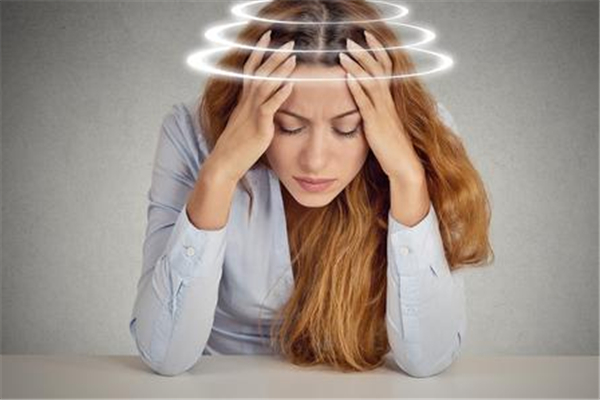 頭疼會引起嘔吐嗎 頭疼會引發(fā)什么癥狀 頭疼會引起嘔吐嗎 頭疼會引發(fā)什么癥狀