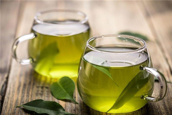 夏季喝綠茶好還是紅茶好 夏季喝綠茶的功效 夏季喝綠茶好還是紅茶好 夏季喝綠茶的功效