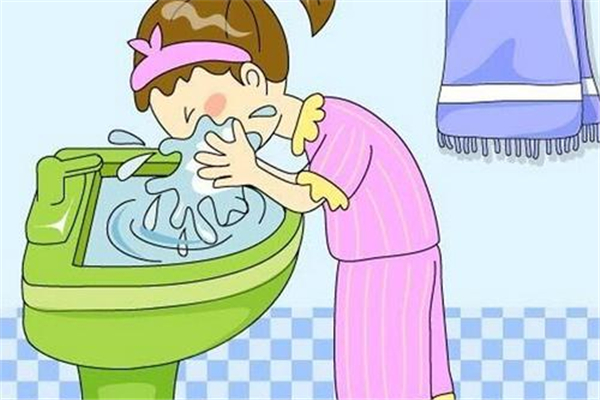 敏感肌可以用冷水洗臉嗎 敏感肌用什么水洗臉比較好 敏感肌可以用冷水洗臉嗎 敏感肌用什么水洗臉比較好