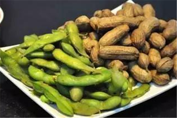 毛豆高嘌呤嗎 毛豆不適合什么人吃 毛豆高嘌呤嗎 毛豆不適合什么人吃