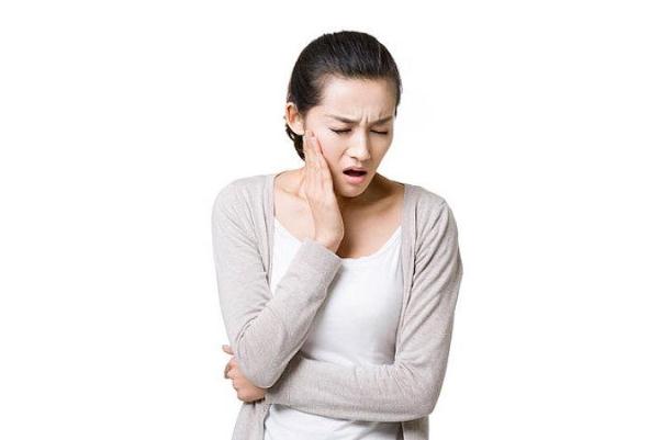 牙疼是上火引起的嗎 牙疼要忌口嗎 牙疼是上火引起的嗎 牙疼要忌口嗎