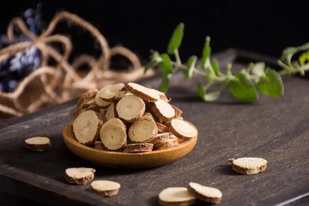 甘草可以和什么一起泡水喝 甘草可以天天泡水喝嗎 甘草可以和什么一起泡水喝 甘草可以天天泡水喝嗎