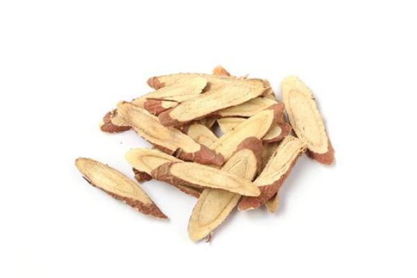 甘草泡水喝的功效與作用 甘草泡水喝一次放多少 甘草泡水喝的功效與作用 甘草泡水喝一次放多少