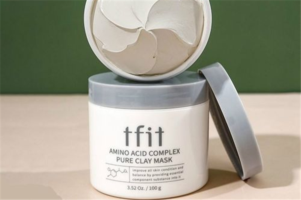 清潔面膜用過后要用補水面膜嗎 清潔面膜敷完后要用洗面奶洗嗎 清潔面膜用過后要用補水面膜嗎 清潔面膜敷完后要用洗面奶洗嗎