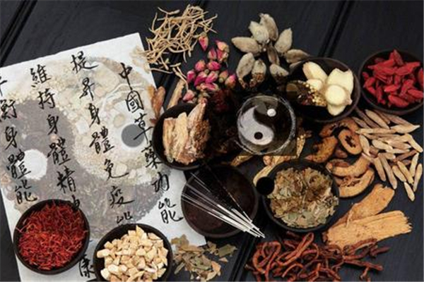 喝中藥調(diào)理月經(jīng)多久有效 喝中藥調(diào)理月經(jīng)要注意什么 喝中藥調(diào)理月經(jīng)多久有效 喝中藥調(diào)理月經(jīng)要注意什么